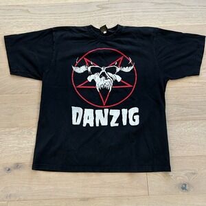 Vintage Danzig Horned Skull Pentagram Band Tee Mens XL Black Gold Series